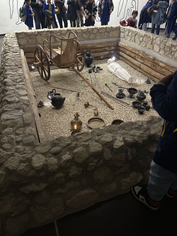 La necropoli ricostruita — Museo Campovalano, Teramo